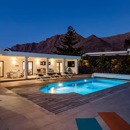 Casa Marina With Pool, Garden And Terrace Villa